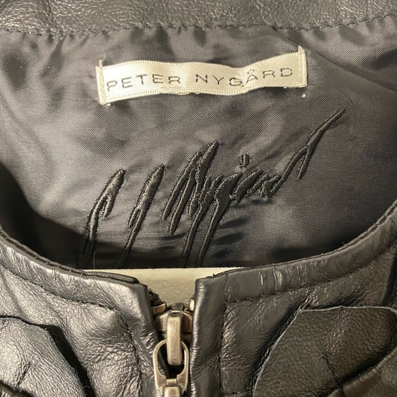 Peter Nygard women’s Faux leather black jacket w/floral design zip up - Picture 5 of 9